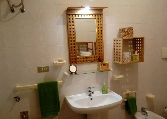 Con Giardino In In Centro Feriehus